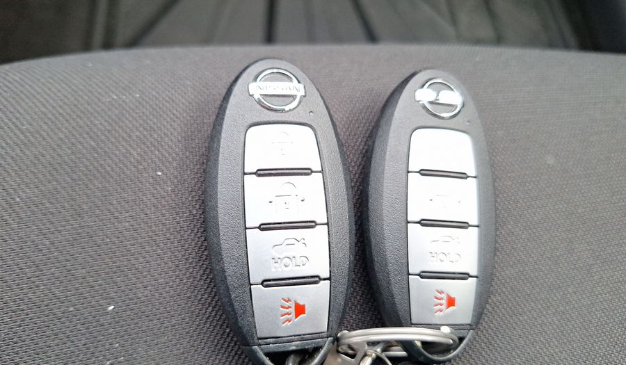Nissan Versa 1.6 SENSE Sedan 2023