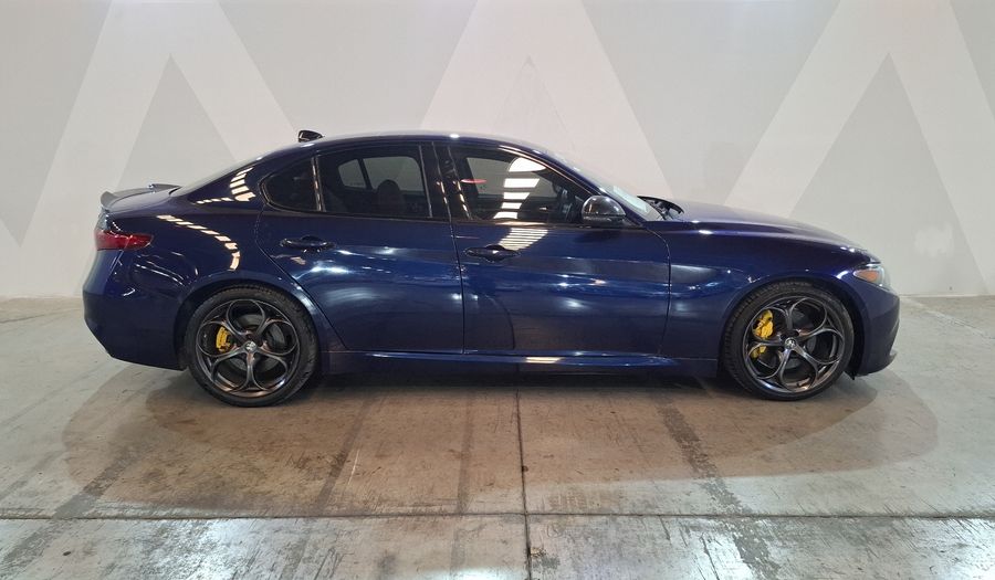Alfa Romeo Giulia 2.0 TI Sedan 2021