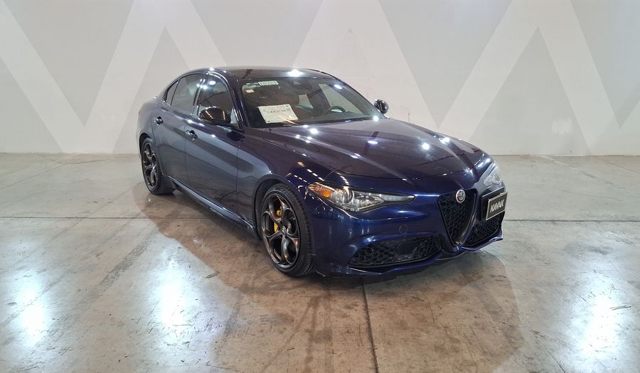 Alfa Romeo Giulia 2.0 TI Sedan 2021