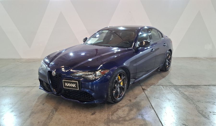 Alfa Romeo Giulia 2.0 TI Sedan 2021