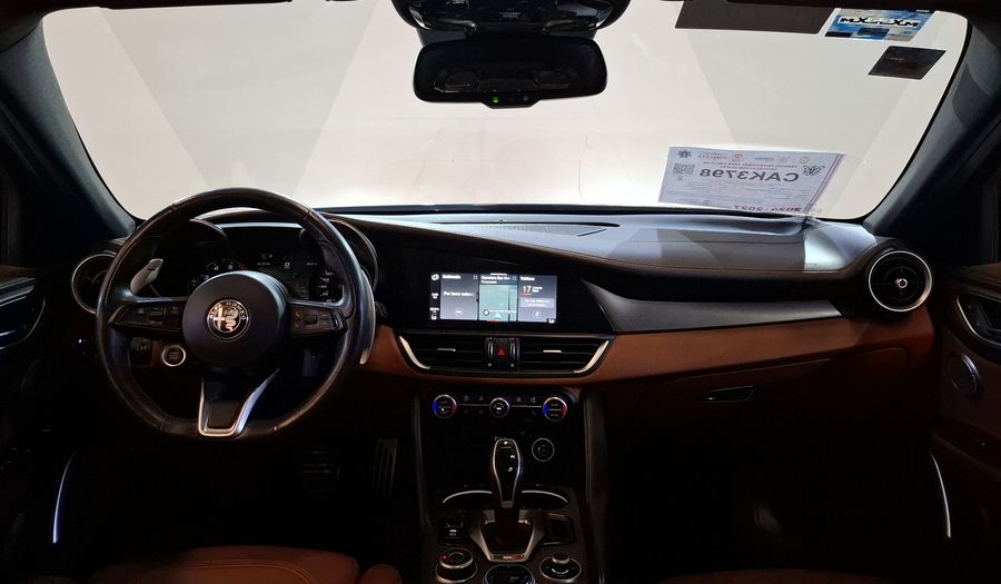 Alfa Romeo Giulia 2.0 TI Sedan 2021
