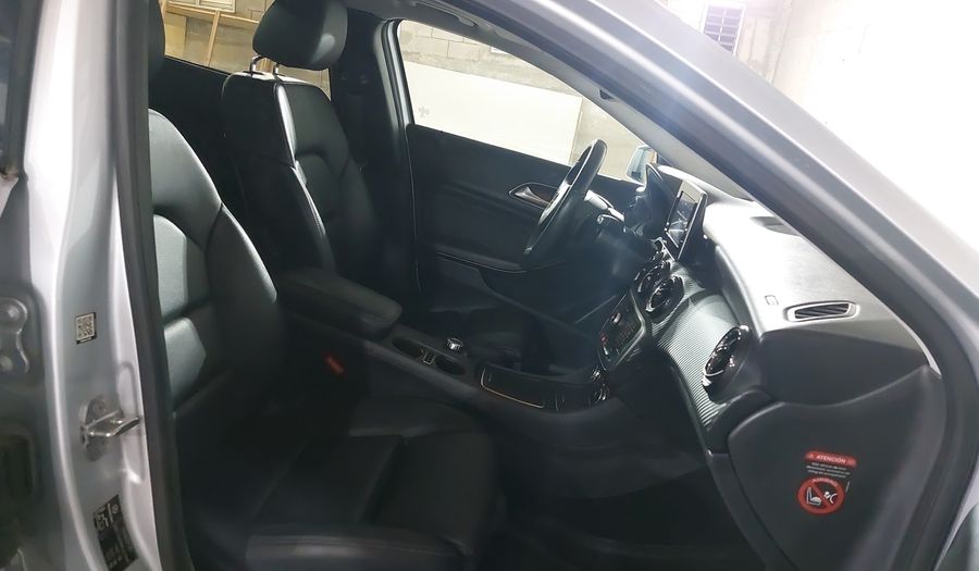 Mercedes Benz Clase Gla 1.6 GLA 200 DCT Suv 2020