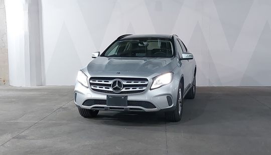 Mercedes Benz • Clase GLA