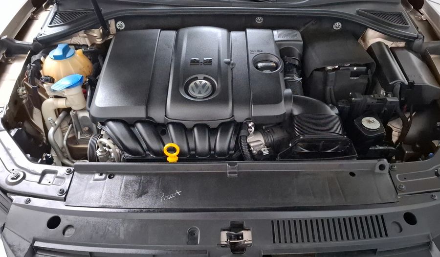 Volkswagen Passat 2.5 SPORTLINE TIPTRONIC Sedan 2015