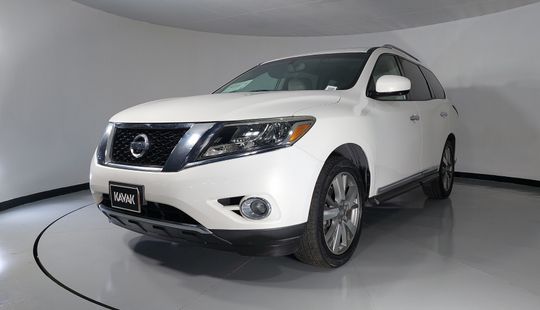 Nissan • Pathfinder