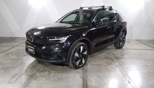 Volvo • XC40