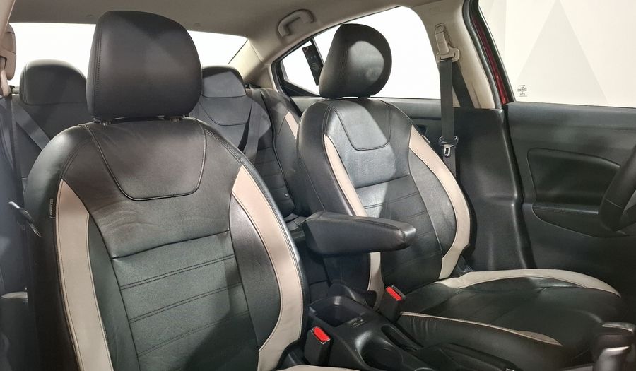 Nissan Versa 1.6 PLATINUM CVT Sedan 2020