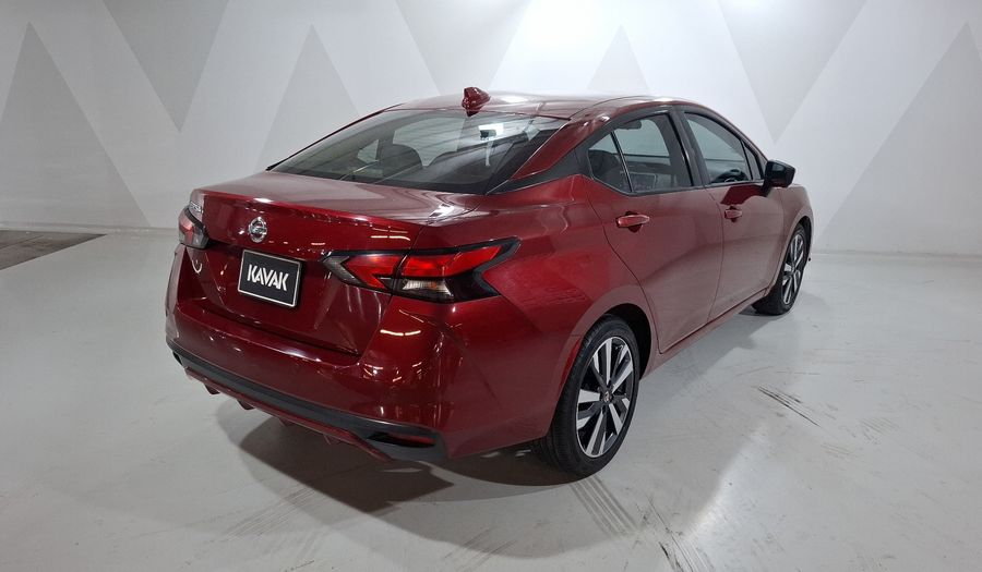 Nissan Versa 1.6 PLATINUM CVT Sedan 2020