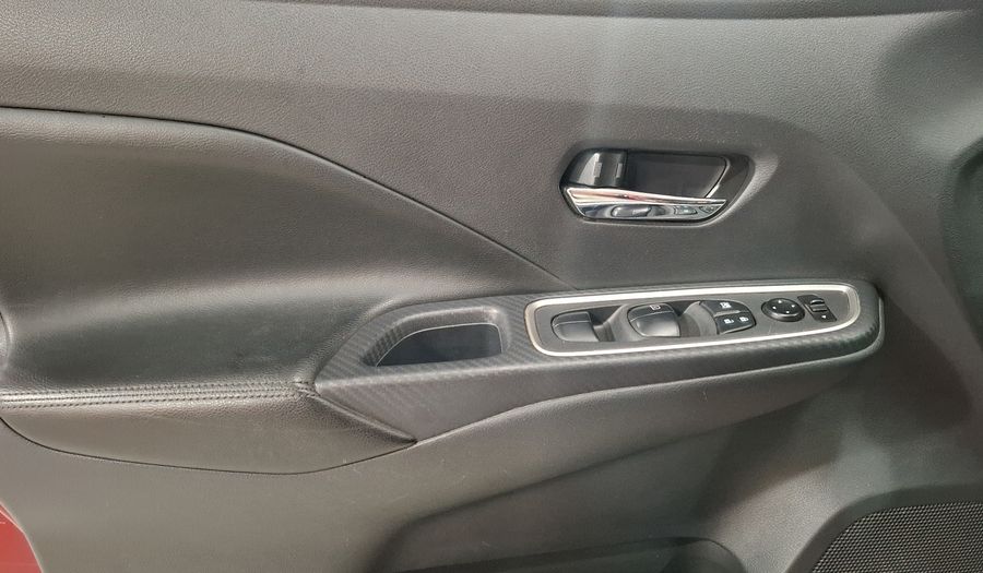 Nissan Versa 1.6 PLATINUM CVT Sedan 2020