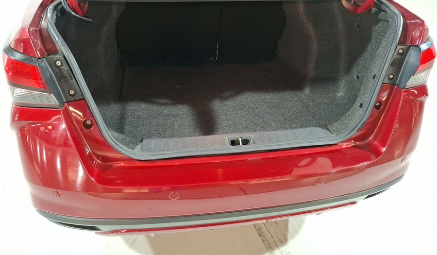 Nissan Versa 1.6 PLATINUM CVT Sedan 2020
