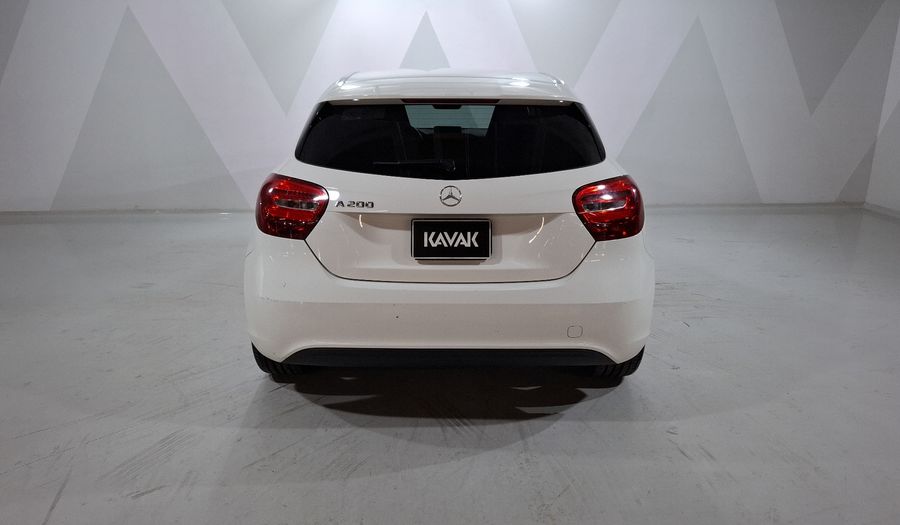 Mercedes Benz Clase A 1.6 200 STYLE Hatchback 2017