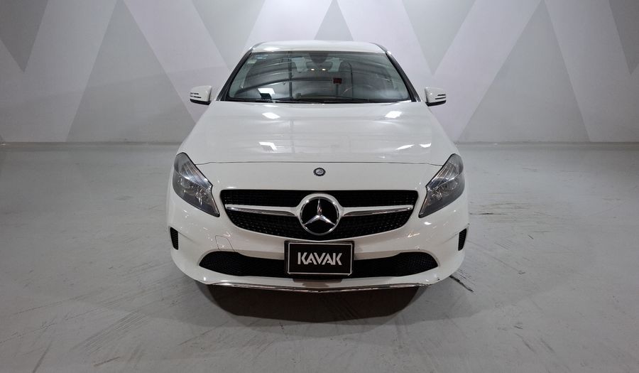 Mercedes Benz Clase A 1.6 200 STYLE Hatchback 2017
