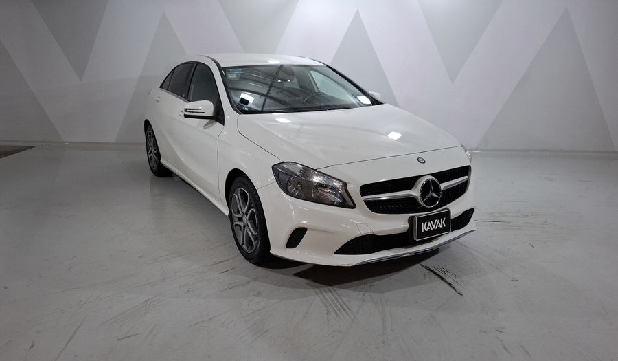 Mercedes Benz Clase A 1.6 200 STYLE Hatchback 2017