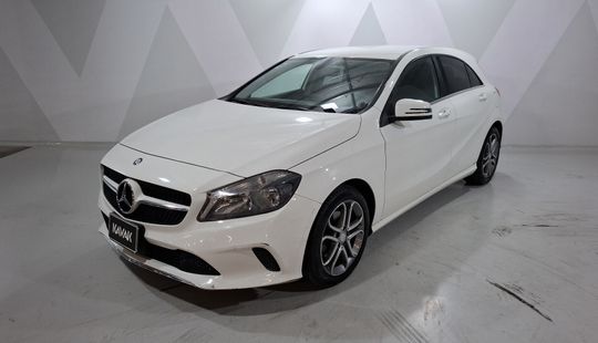 2017 • 73,545 km • Automático