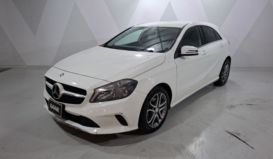 Mercedes Benz Clase A 1.6 200 STYLE Hatchback 2017