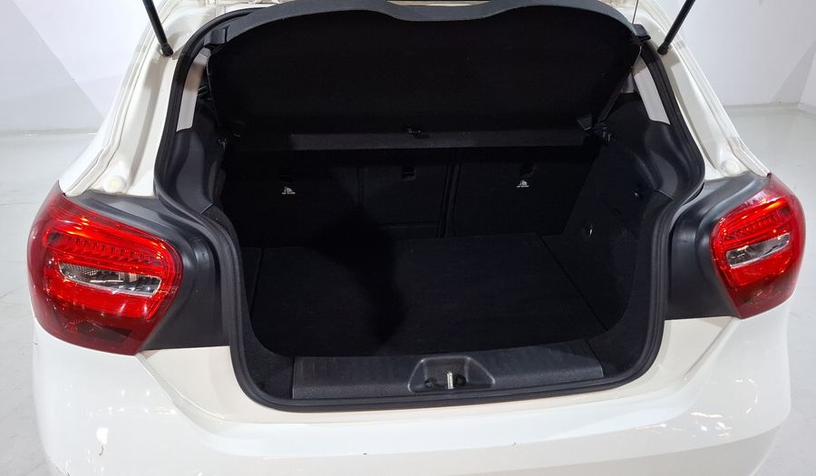 Mercedes Benz Clase A 1.6 200 STYLE Hatchback 2017