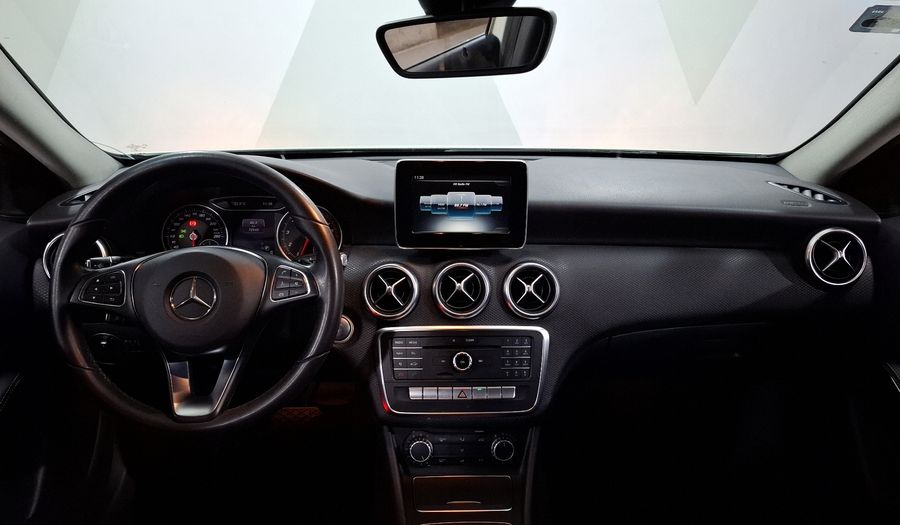 Mercedes Benz Clase A 1.6 200 STYLE Hatchback 2017