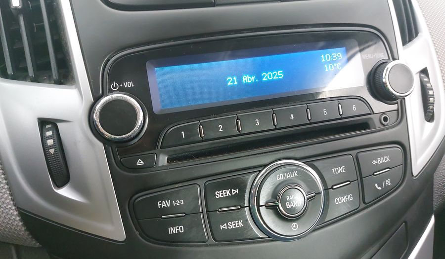 Chevrolet Cruze 1.8 LS M MT Sedan 2016