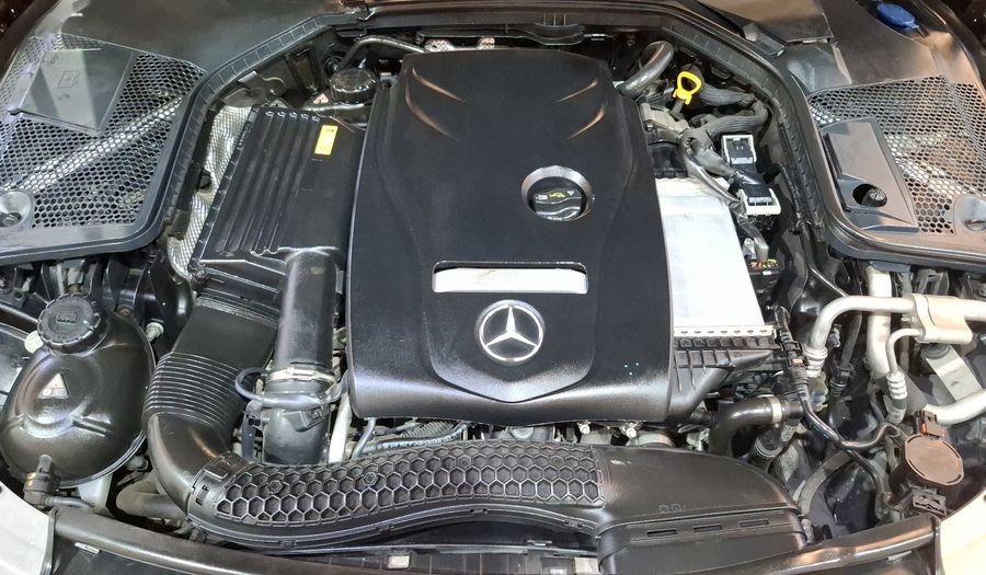 Mercedes Benz Clase C 2.0 200 CGI SPORT AT Sedan 2017