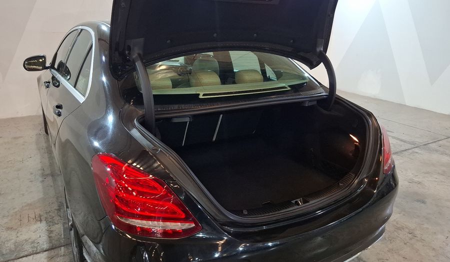 Mercedes Benz Clase C 2.0 200 CGI SPORT AT Sedan 2017