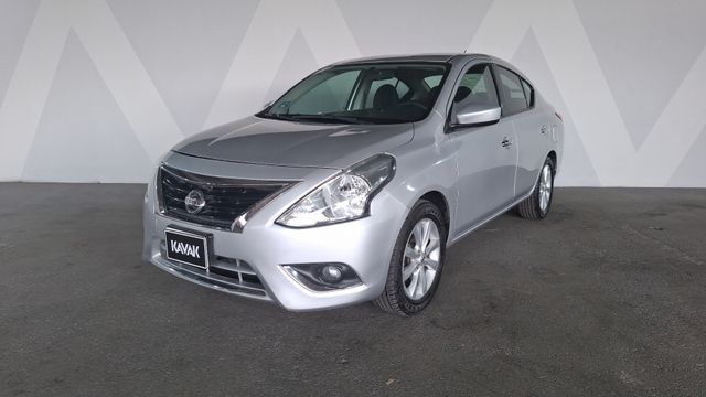 Nissan • Versa
