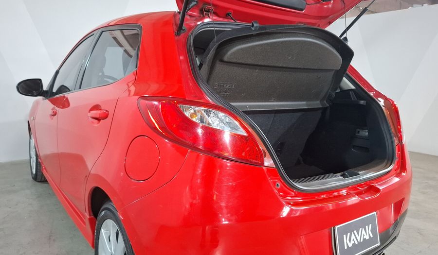 Mazda 2 1.5 TOURING TA Hatchback 2015