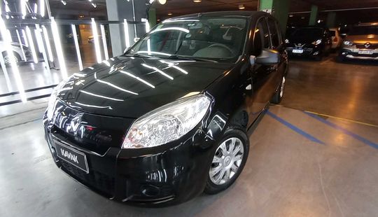 Renault • Sandero