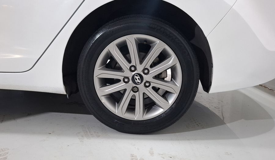 Hyundai Elantra 1.8 GLS PREMIUM AT Sedan 2015