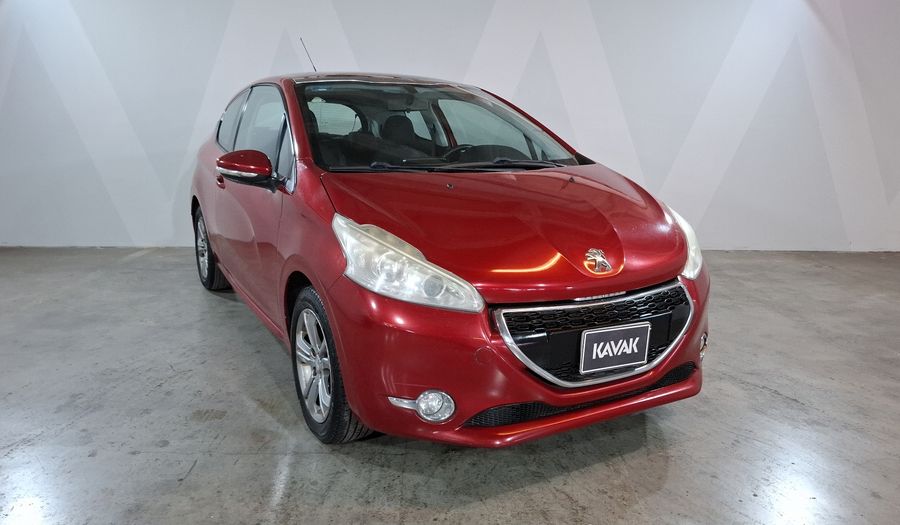 Peugeot 208 1.6 ALLURE MT Hatchback 2015