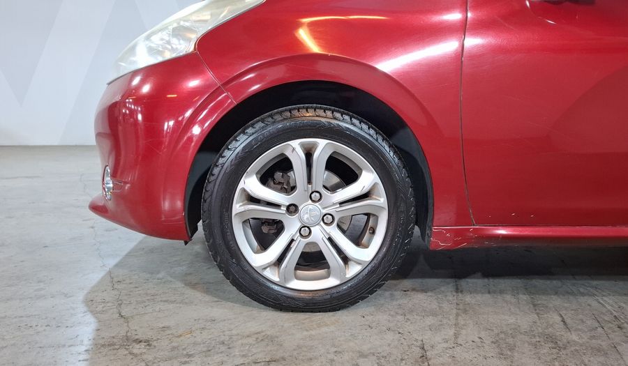 Peugeot 208 1.6 ALLURE MT Hatchback 2015