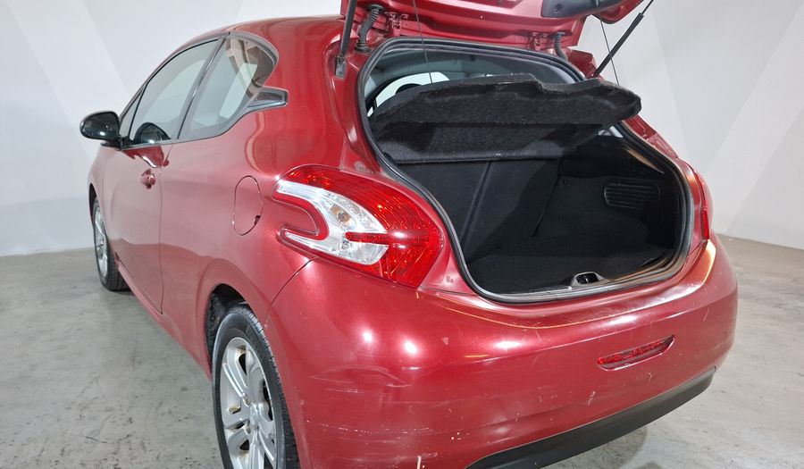 Peugeot 208 1.6 ALLURE MT Hatchback 2015
