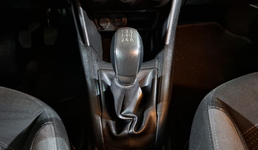 Peugeot 208 1.6 ALLURE MT Hatchback 2015