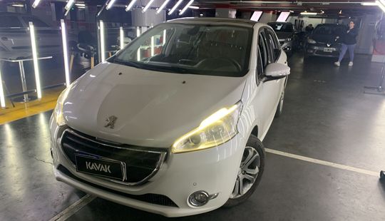 Peugeot • 208
