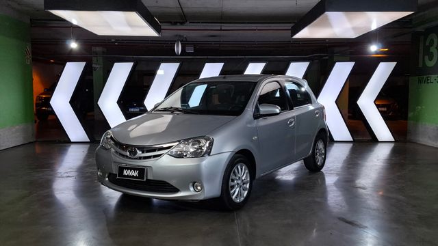 Toyota • Etios