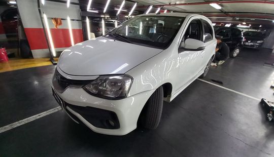 Toyota • Etios