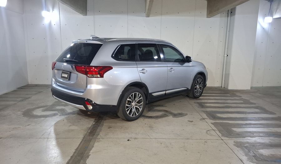 Mitsubishi Outlander 2.4 SE + Suv 2017