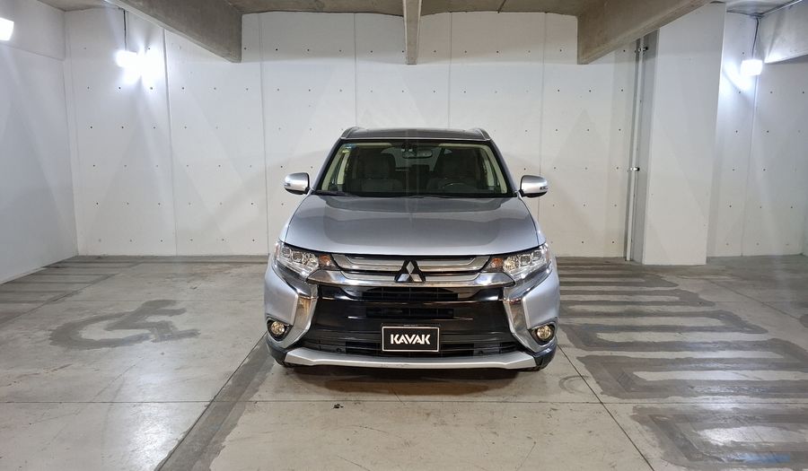 Mitsubishi Outlander 2.4 SE + Suv 2017