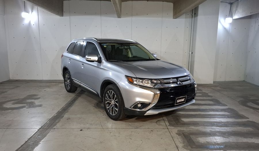 Mitsubishi Outlander 2.4 SE + Suv 2017