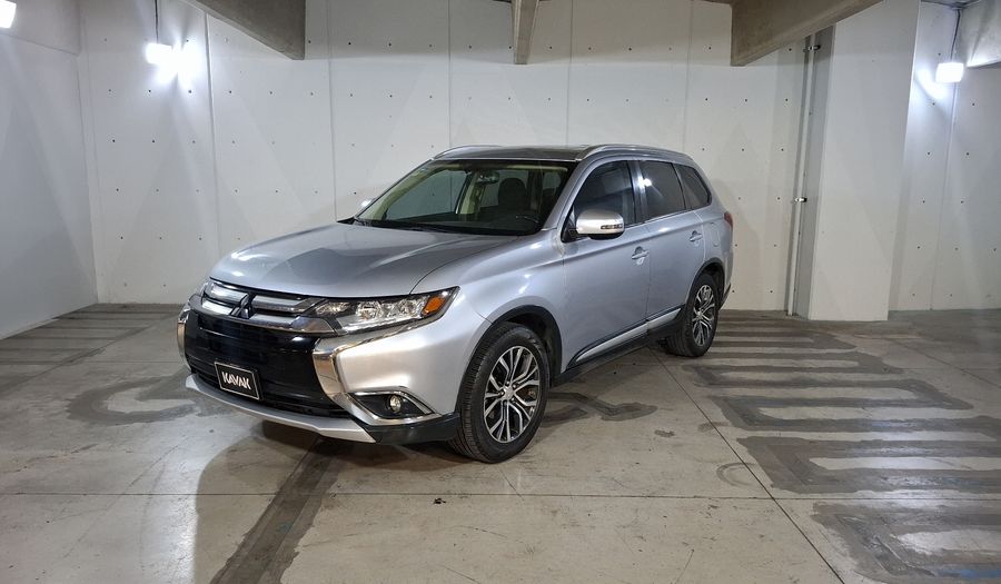 Mitsubishi Outlander 2.4 SE + Suv 2017