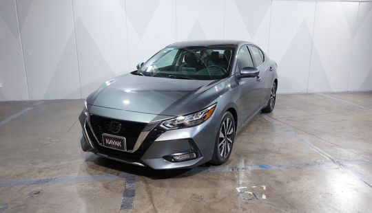Nissan • Sentra