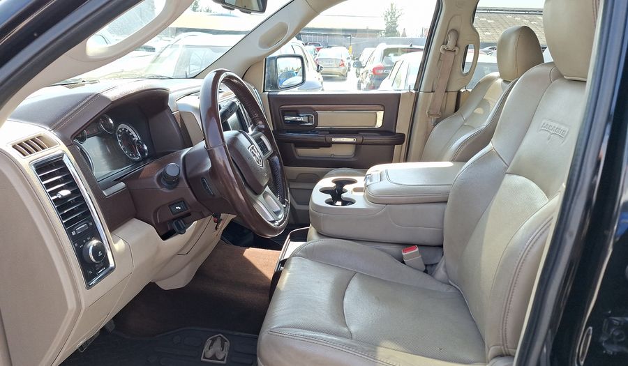 Dodge Ram 5.7 1500 LARAMIE AUTO CREW CAB 4WD Pickup 2014