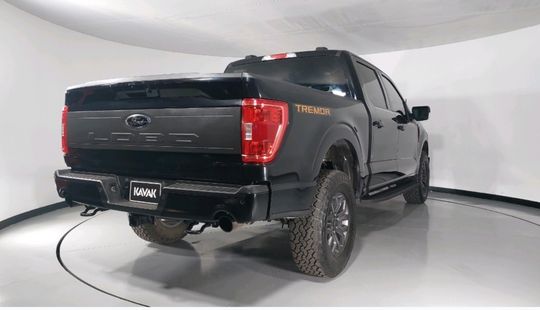 Ford • Lobo