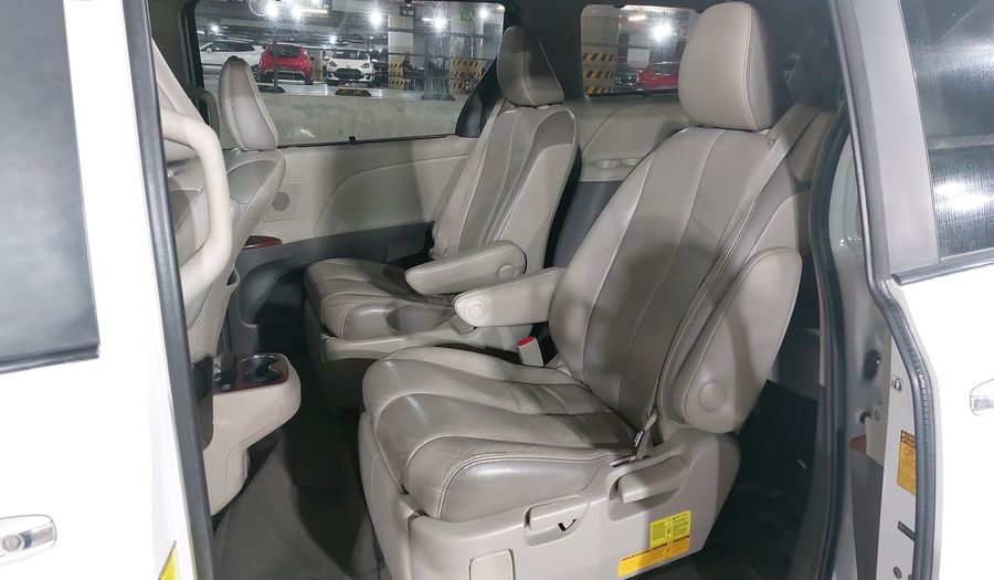 Toyota Sienna 3.5 LIMITED AT Minivan 2014