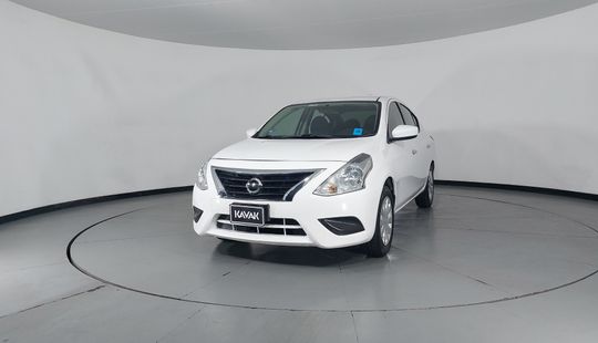 Nissan • Versa