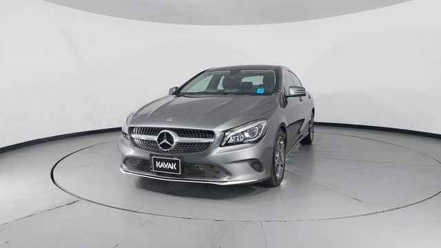 Mercedes Benz • Clase CLA
