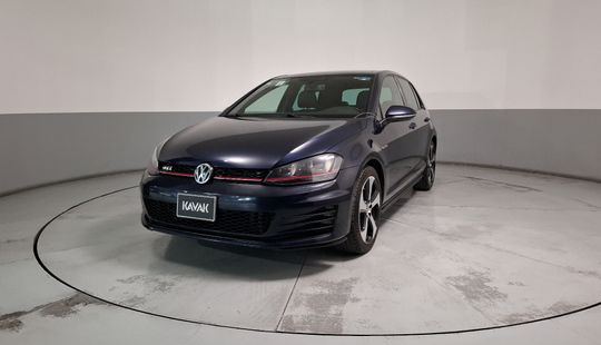 Volkswagen • Golf