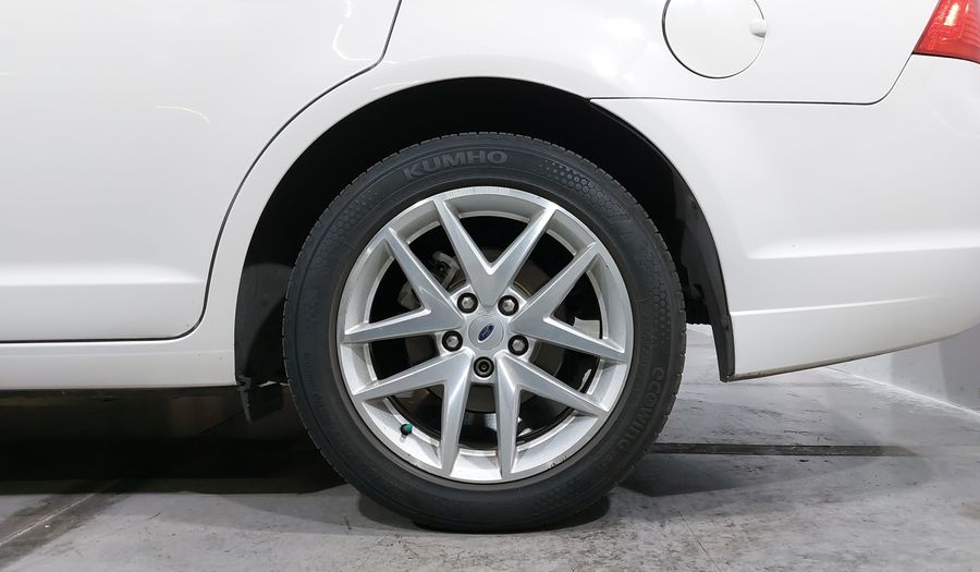 Ford Fusion 2.5 SE I4 AT Sedan 2012