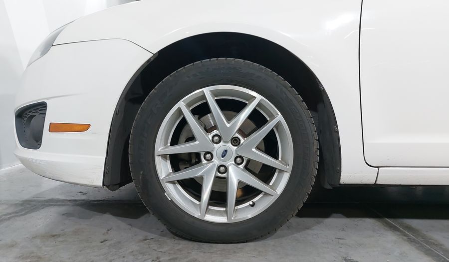 Ford Fusion 2.5 SE I4 AT Sedan 2012