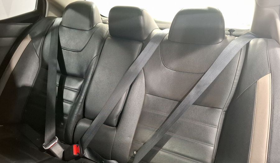 Nissan Versa 1.6 PLATINUM CVT Sedan 2020