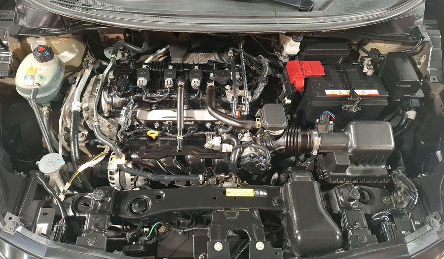 Nissan Versa 1.6 PLATINUM CVT Sedan 2020